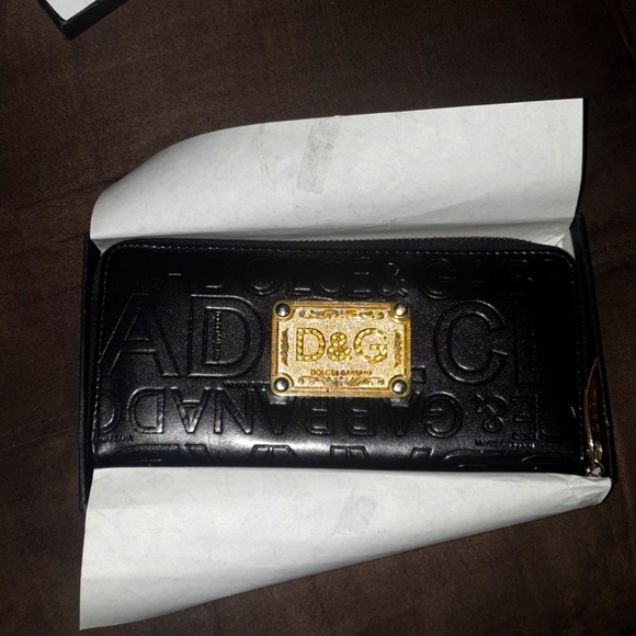 Vintage Dolce & Gabbana wallet black and gold zip up - Picture 2 of 3